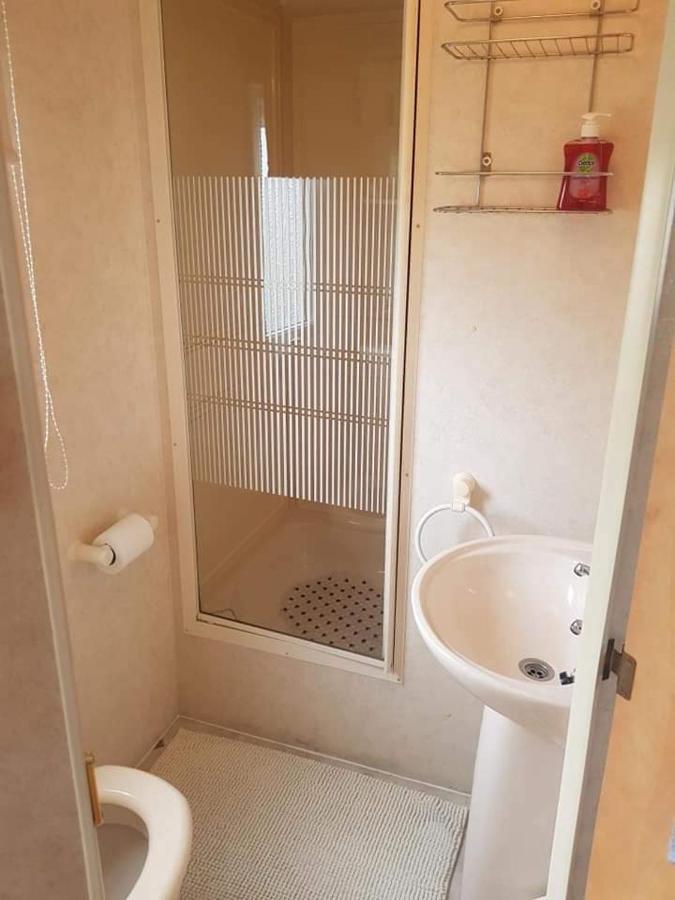 I 10 Caravan 4 Berth Chase Caravan Park インゴールドメルズ エクステリア 写真