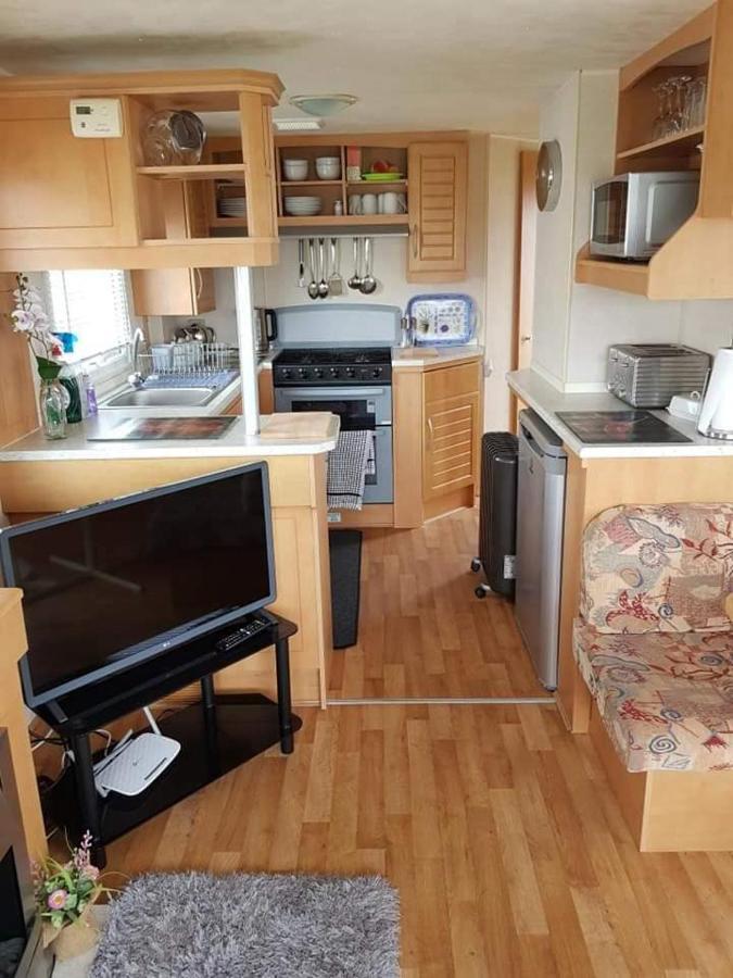 I 10 Caravan 4 Berth Chase Caravan Park インゴールドメルズ エクステリア 写真