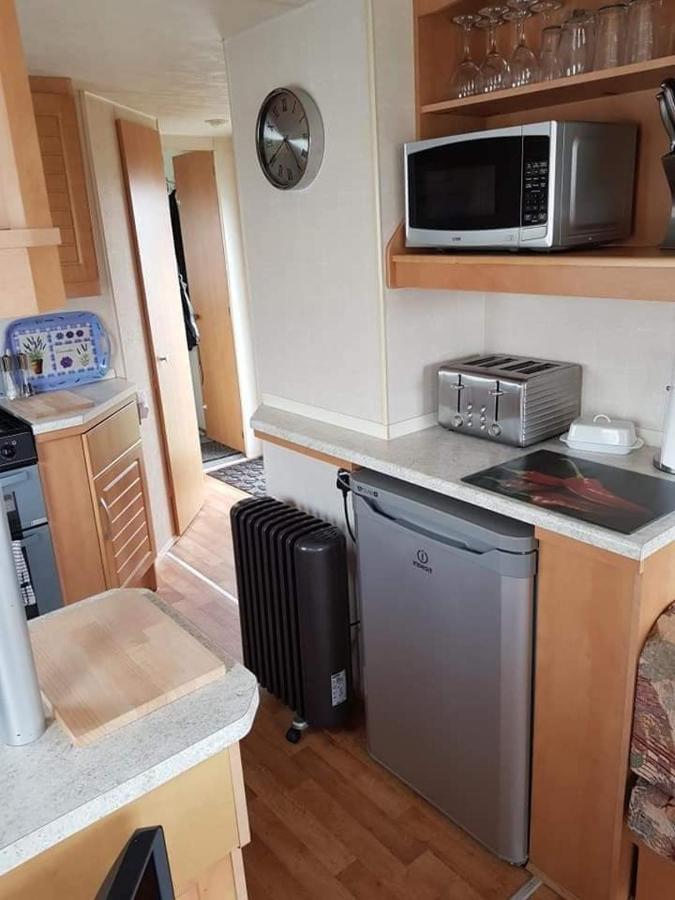 I 10 Caravan 4 Berth Chase Caravan Park インゴールドメルズ エクステリア 写真